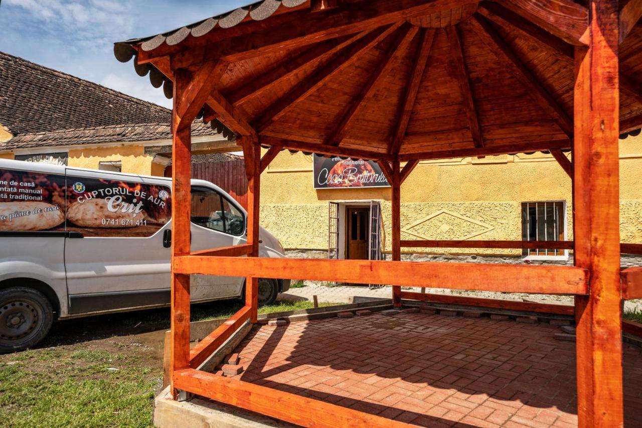 Casa Brutarului Crit Exterior foto