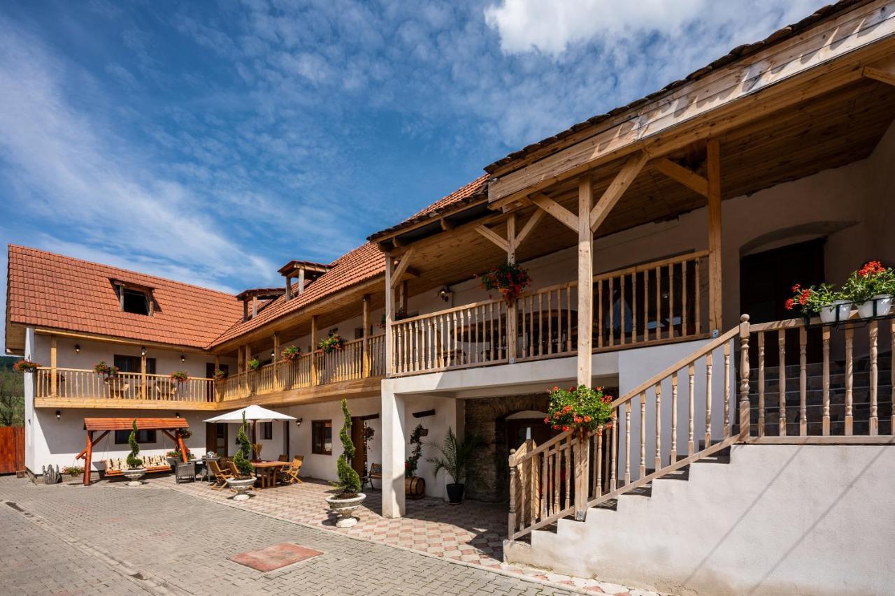 Casa Brutarului Crit Exterior foto